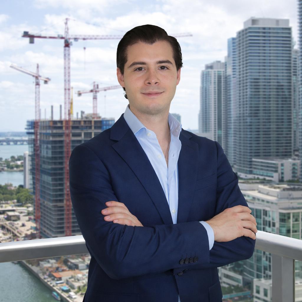 Carlos Vindel, Miami real estate agent